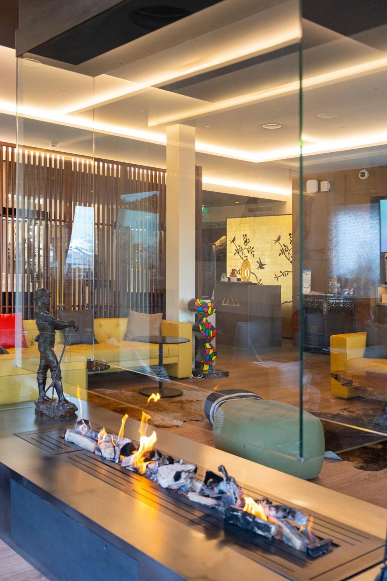 Viu Hotel Villars Bagian luar foto